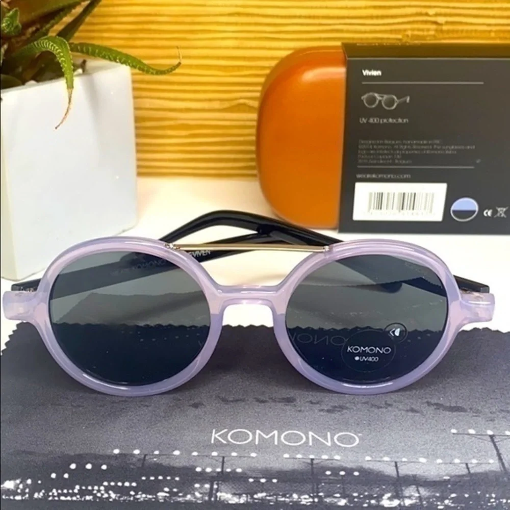 New KOMONO Vivien Violet / Black Sunglasses purple round